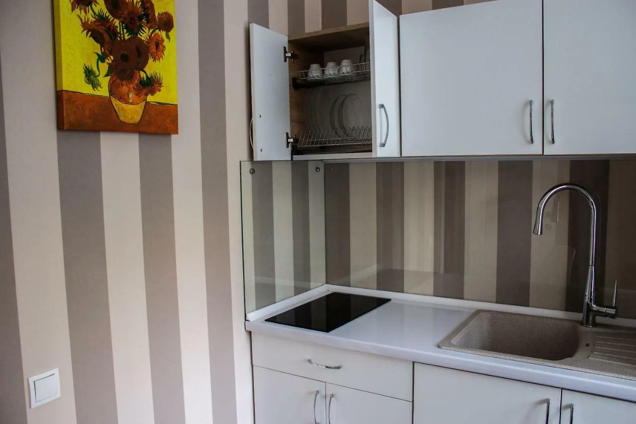 Charming City Center Flat L Self Check-In Kyiv